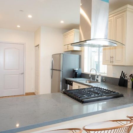 Three-Bedroom Hollywood Condo ロサンゼルス エクステリア 写真