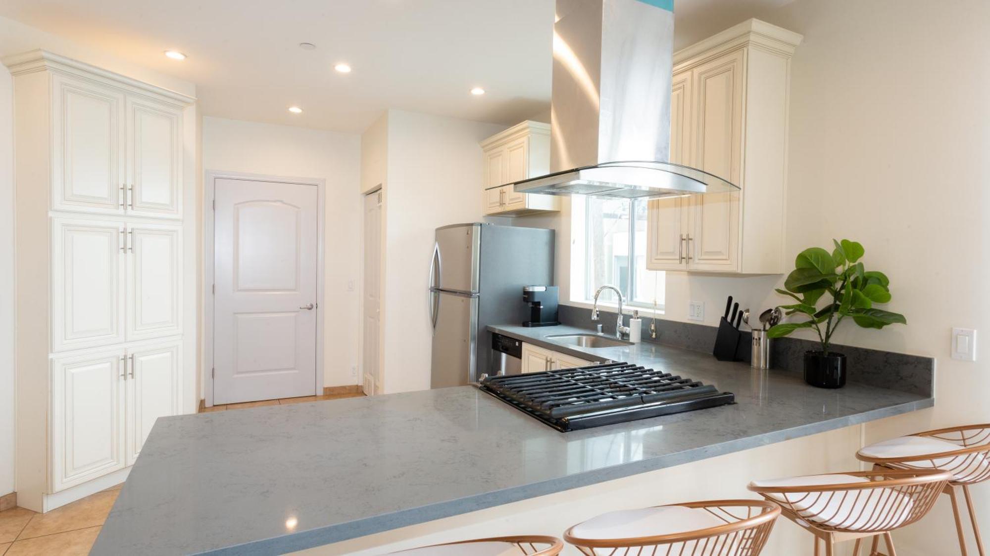 Three-Bedroom Hollywood Condo ロサンゼルス エクステリア 写真