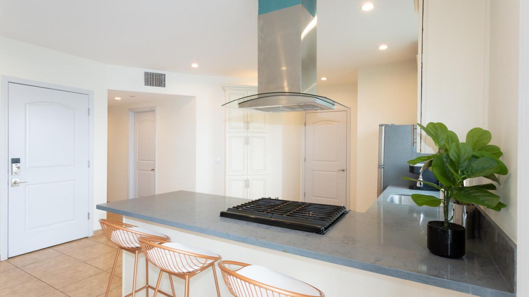 Three-Bedroom Hollywood Condo ロサンゼルス エクステリア 写真