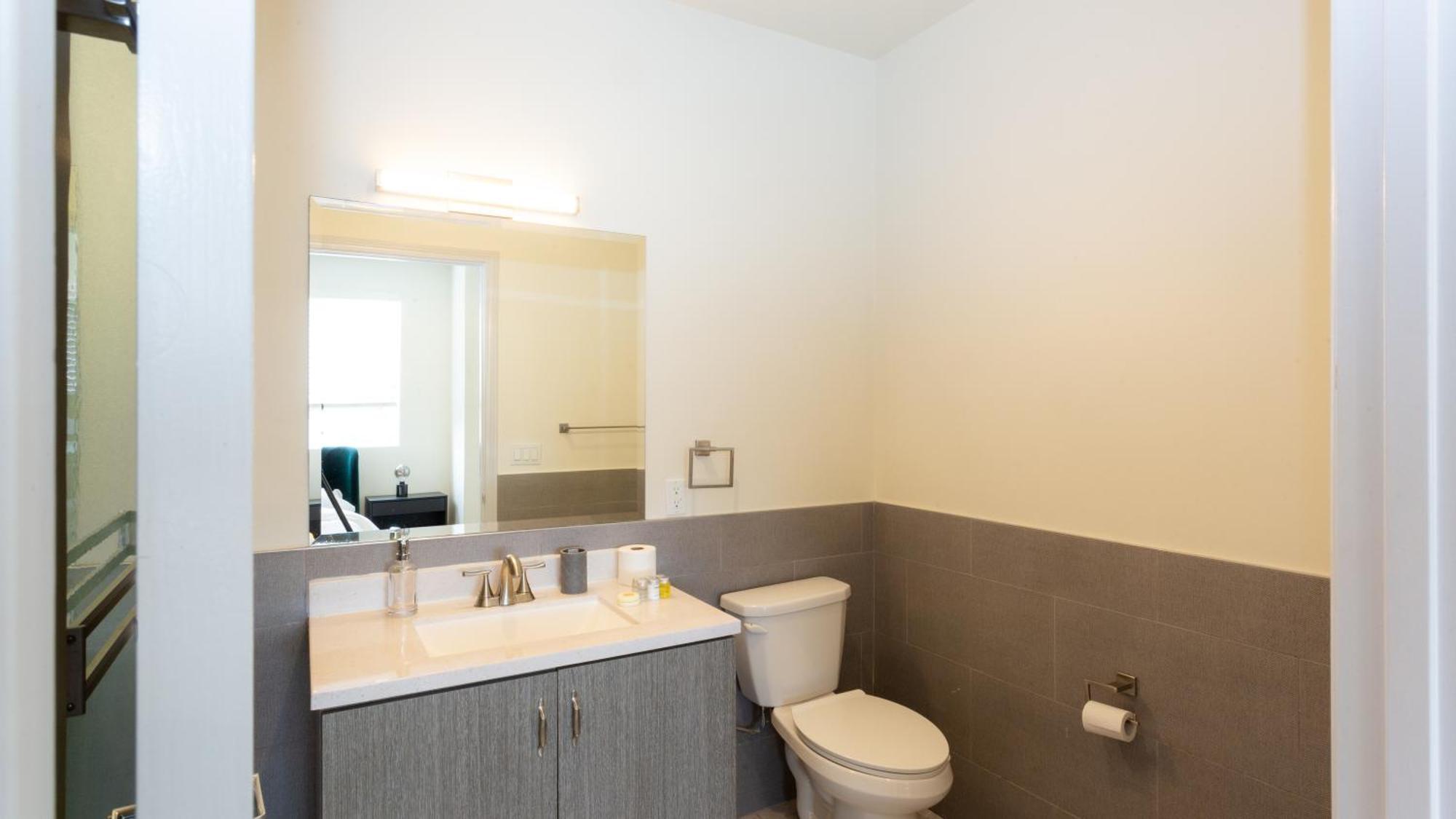 Three-Bedroom Hollywood Condo ロサンゼルス エクステリア 写真