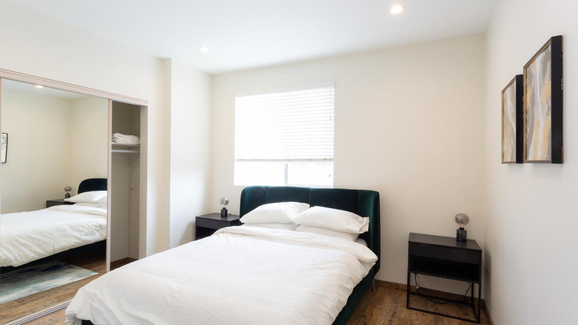 Three-Bedroom Hollywood Condo ロサンゼルス エクステリア 写真