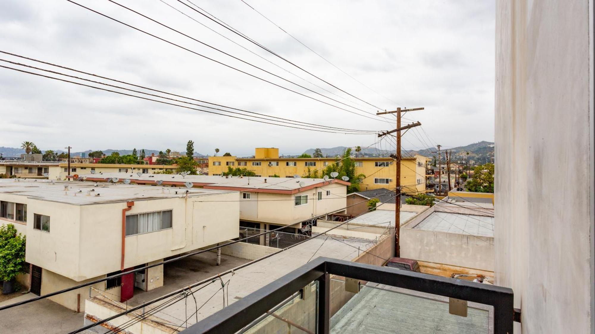 Three-Bedroom Hollywood Condo ロサンゼルス エクステリア 写真