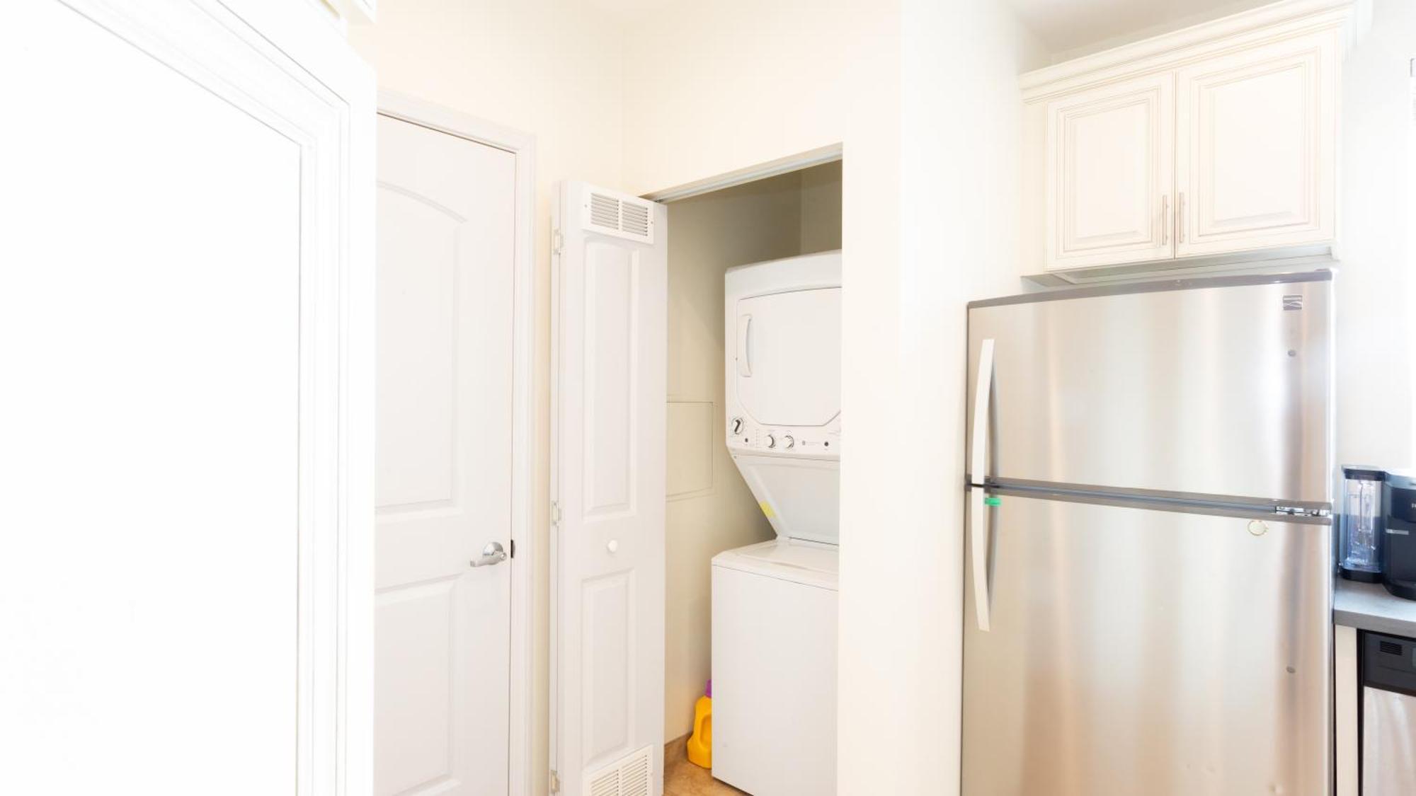 Three-Bedroom Hollywood Condo ロサンゼルス エクステリア 写真